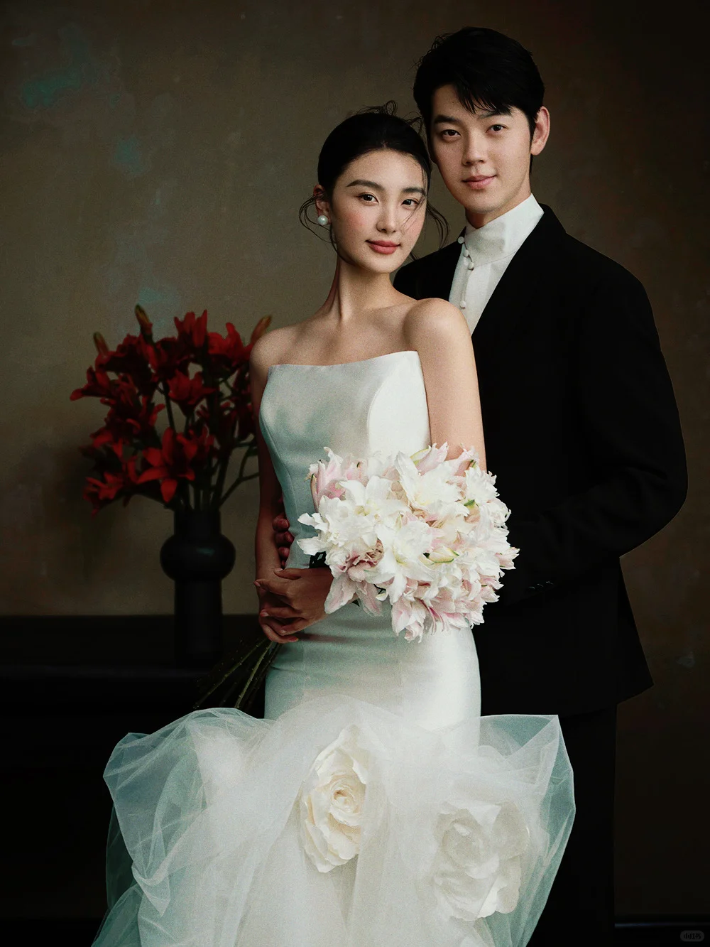 Elegant Mermaid Strapless Satin Tulle With Veil Long Wedding Dresses