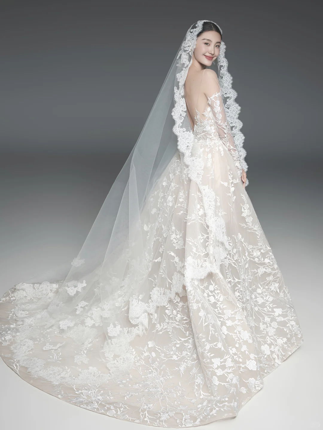 Vintage Ball Gown Off The Shoulder Satin Lace Backless Long Sleeves With Veil Long Wedding Dresses