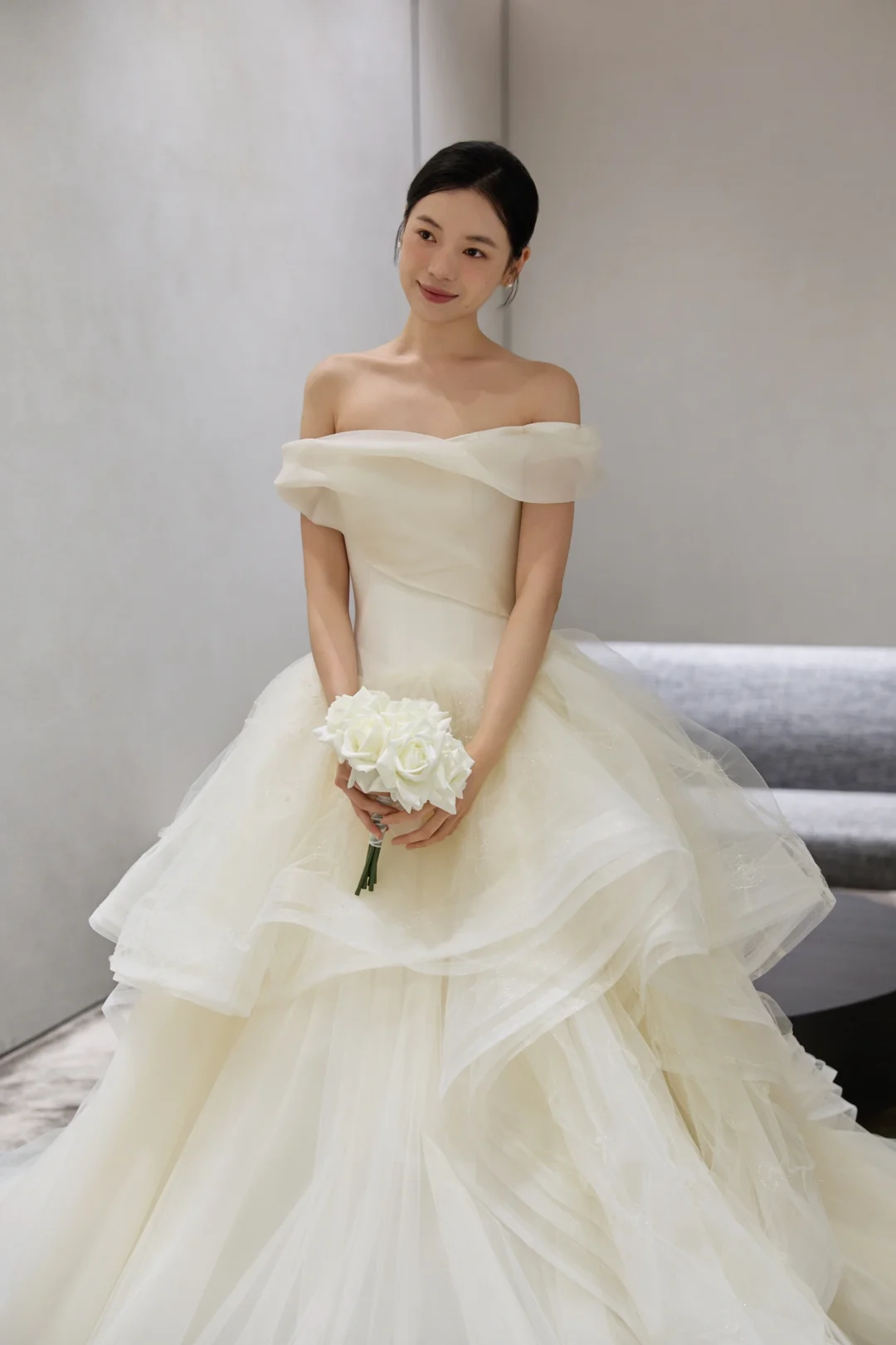 Pretty Ball Gown Off The Shoulder Tulle With Veil Long Wedding Dresses