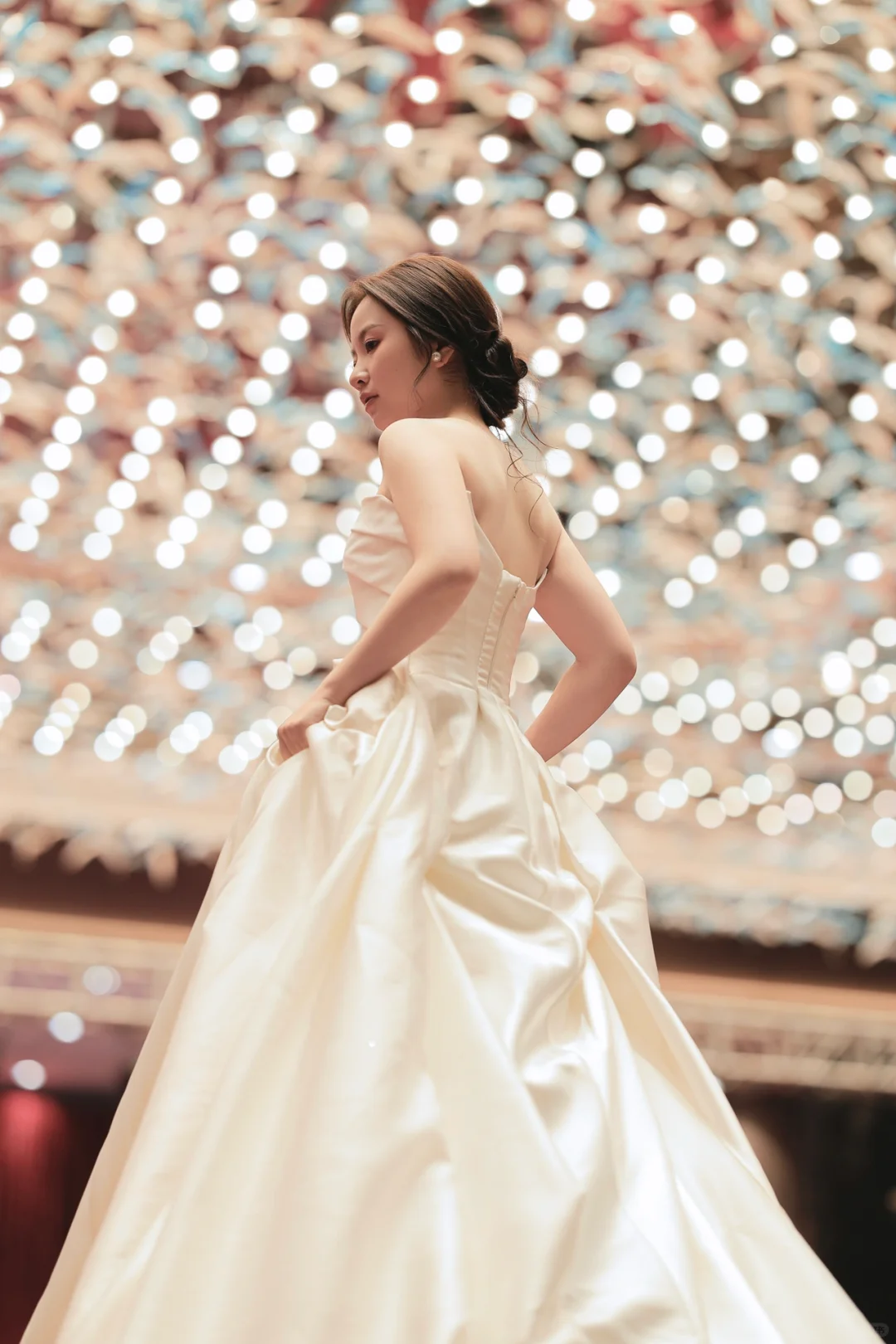 Elegant A Line Off The Shoulder Satin With Veil Long Wedding Dresses