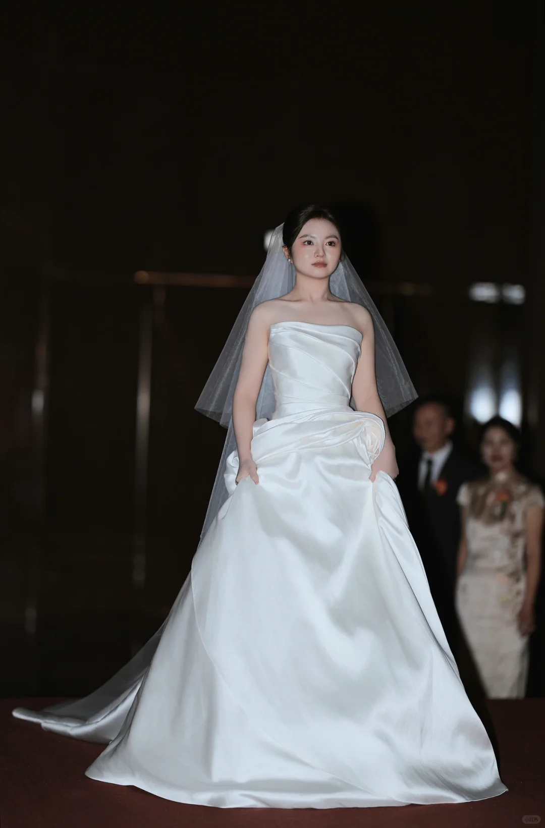 Elegant A Line Off The Shoulder Satin With Veil Long Wedding Dresses