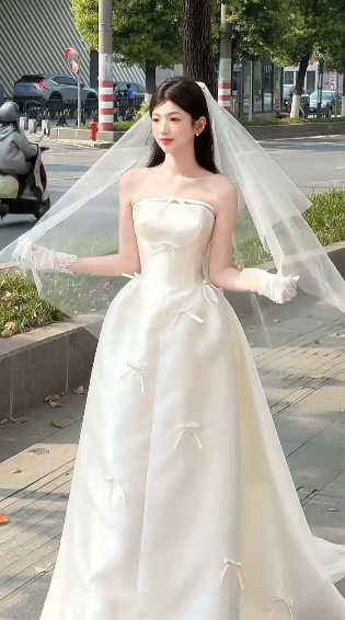 Elegant A Line Strapless Satin Bow With Veil Long Wedding Dresses