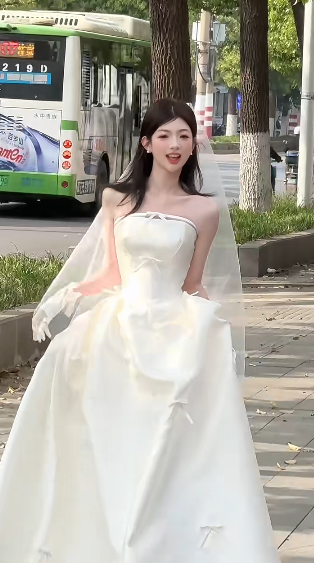 Elegant A Line Strapless Satin Bow With Veil Long Wedding Dresses