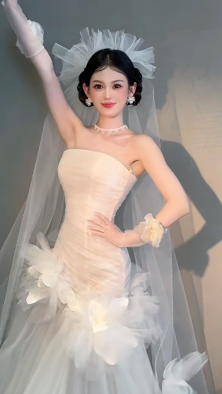 Unique Mermaid Strapless Tulle With Veil Gloves Long Wedding Dresses