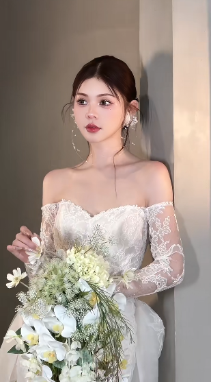 Elegant Mermaid Off The Shoulder Lace Long Sleeves Long Wedding Dresses