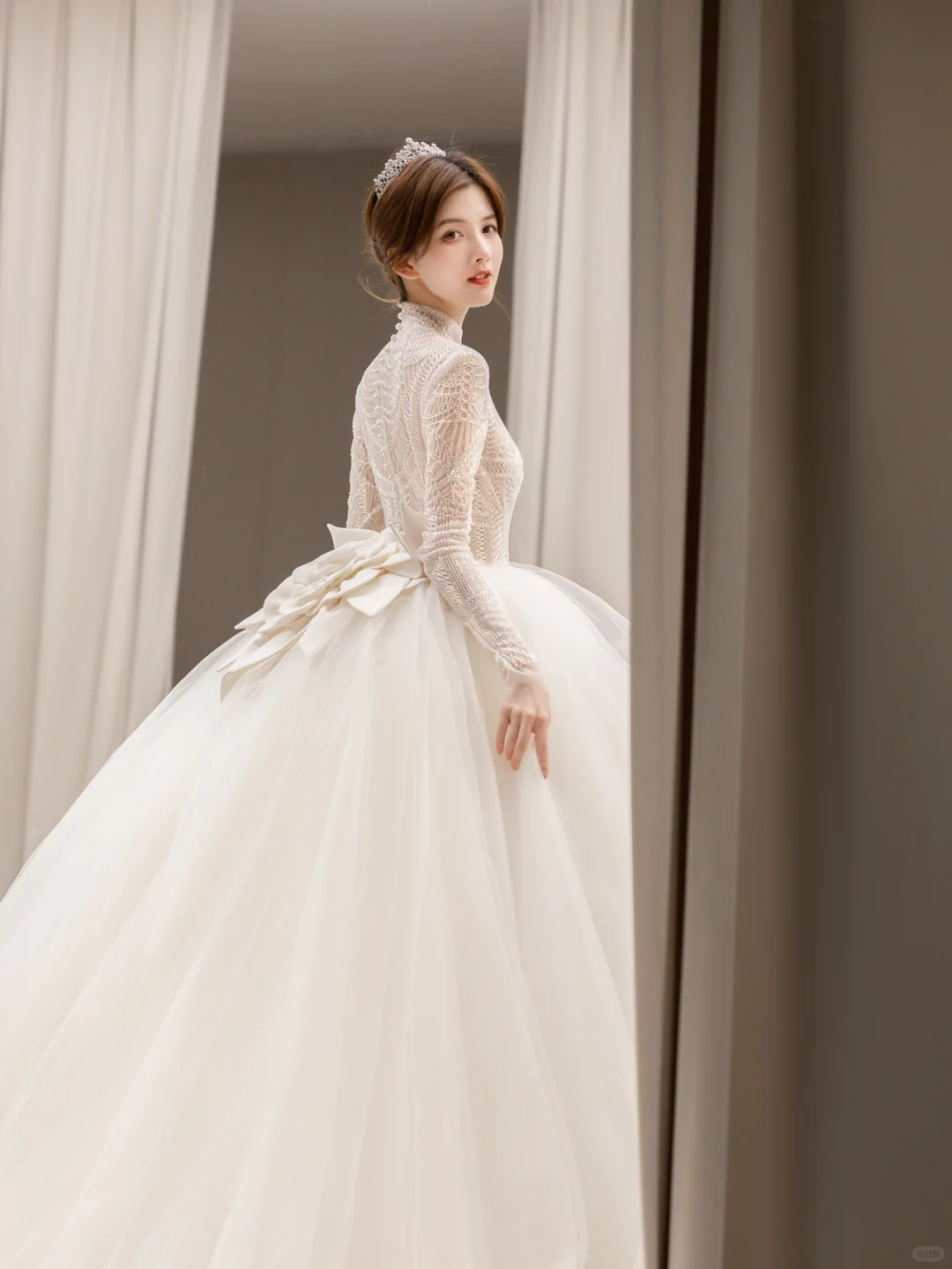 Unique Ball Gown Tulle Lace Long Sleeves Long Wedding Dresses