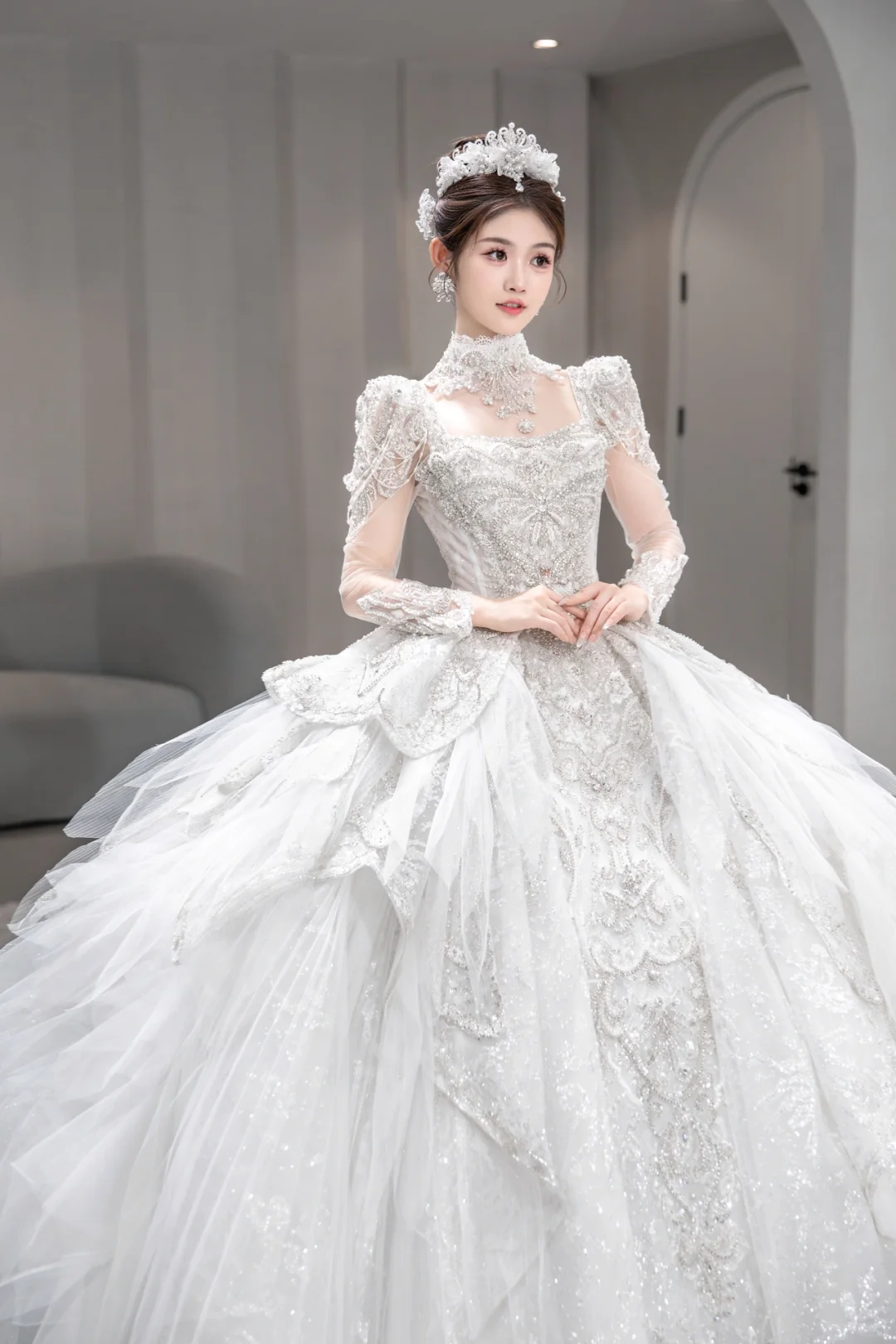 Gorgeous Ball Gown Tulle Sequin Long Sleeves Long Wedding Dresses