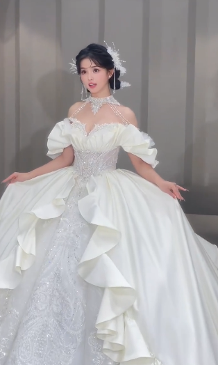 Stunning Ball Gown Off The Shoulder Satin Tulle Sqeuin Long Wedding Dresses