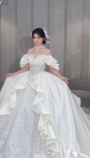 Stunning Ball Gown Off The Shoulder Satin Tulle Sqeuin Long Wedding Dresses
