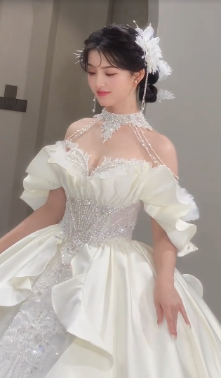 Stunning Ball Gown Off The Shoulder Satin Tulle Sqeuin Long Wedding Dresses