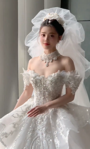Dreamy Ball Gown Off The Shoulder White Tulle Lace With Veil Long Wedding Dresses