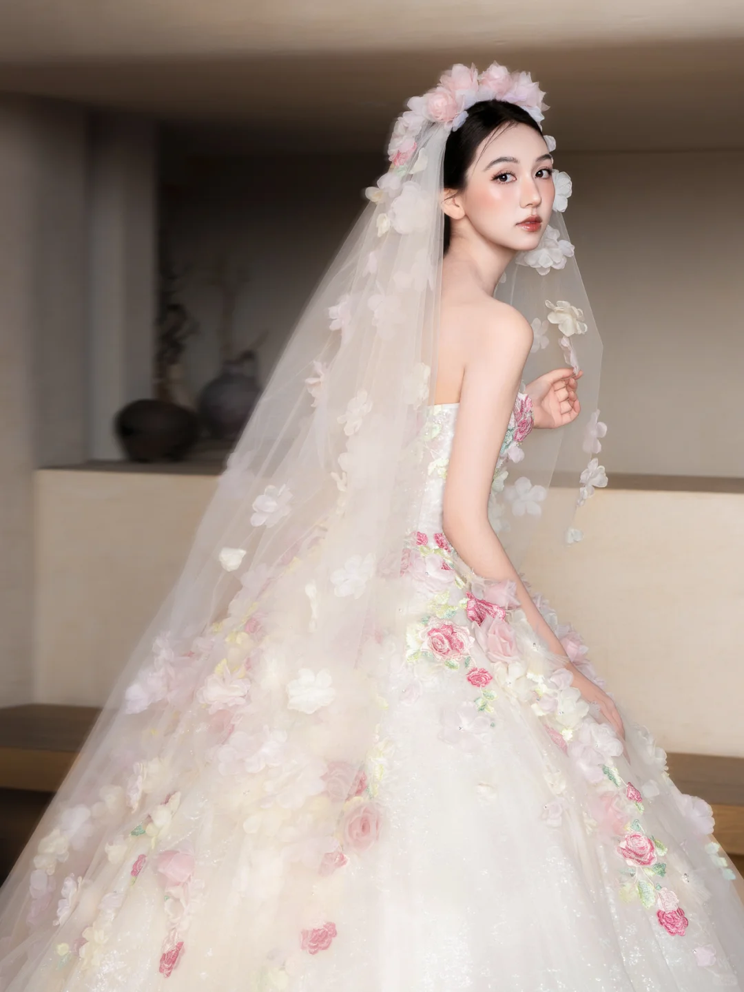 Dreamy Ball Gown Strapless Tulle Applique With Veil Long Wedding Dresses