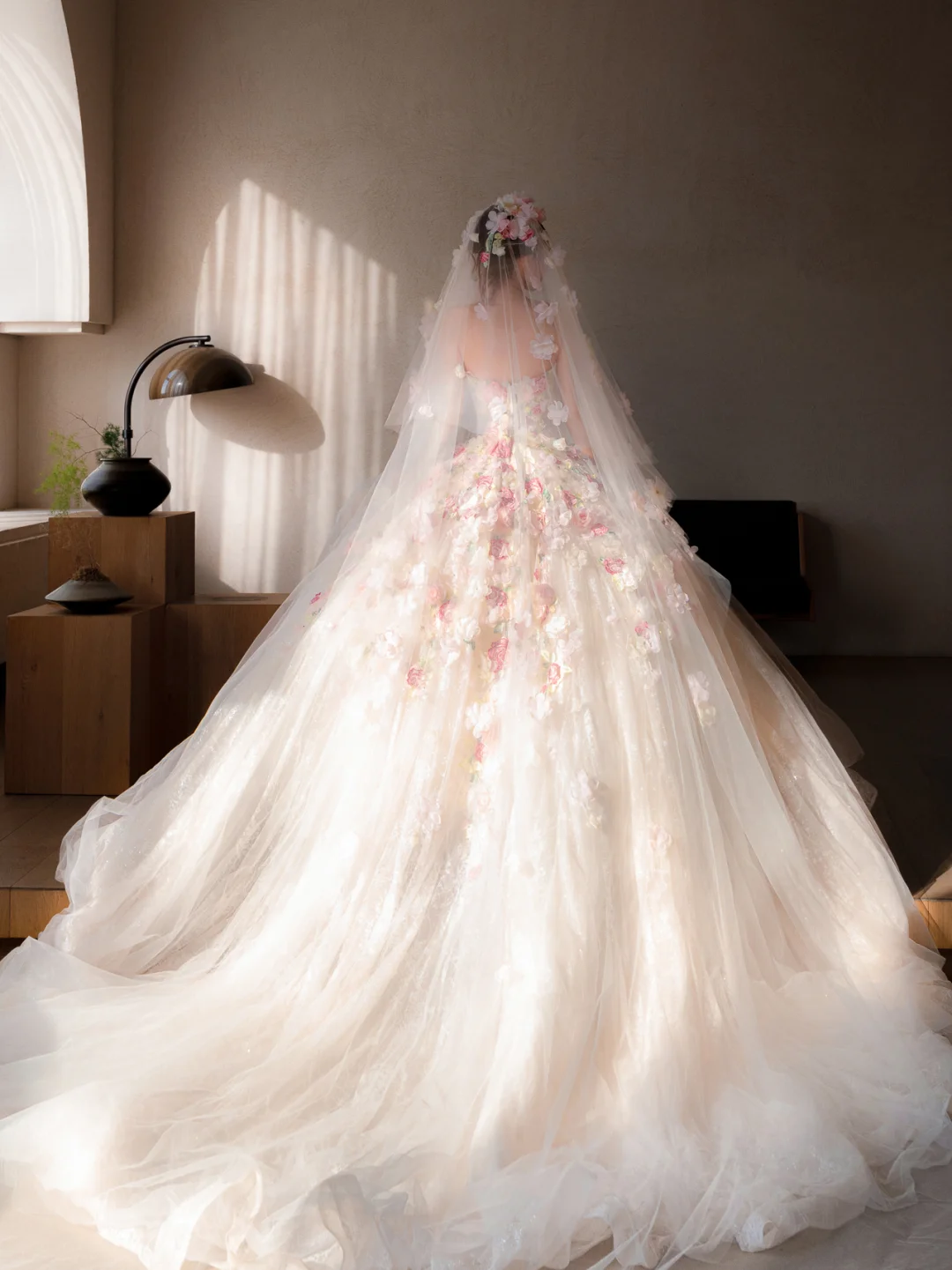 Dreamy Ball Gown Strapless Tulle Applique With Veil Long Wedding Dresses