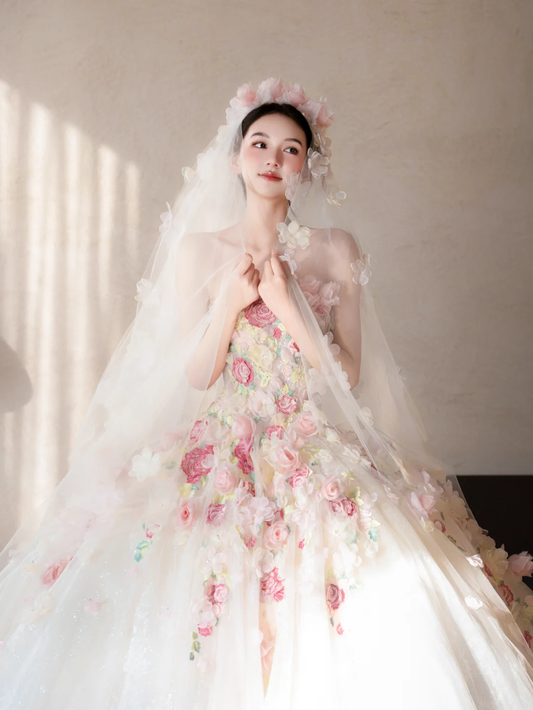 Dreamy Ball Gown Strapless Tulle Applique With Veil Long Wedding Dresses