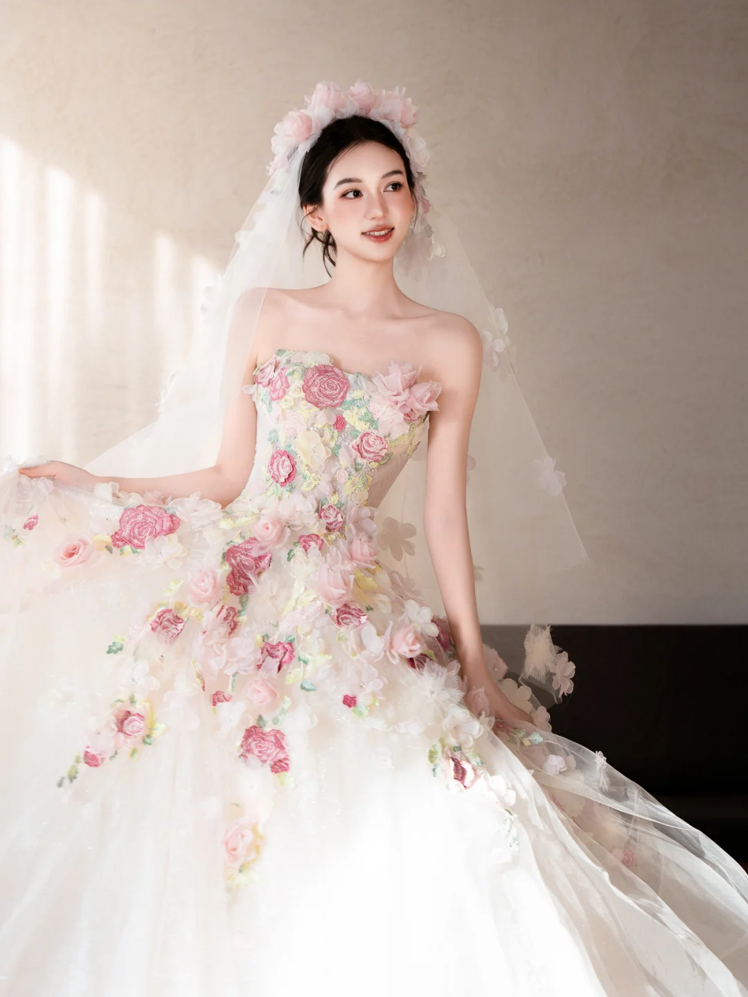 Dreamy Ball Gown Strapless Tulle Applique With Veil Long Wedding Dresses