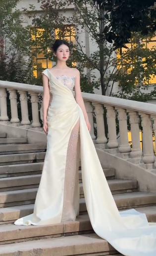 Unique Mermaid One Shoulder Satin Tulle Beaded Long Wedding Dresses