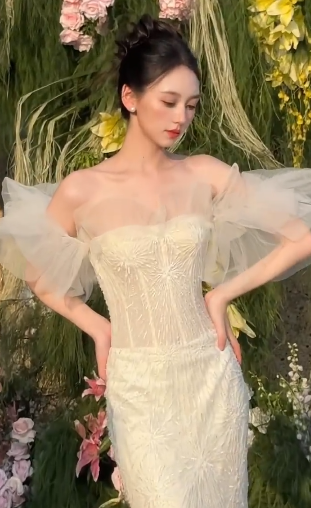 Pretty Mermaid Off The Shoulder Tulle Lace Long Wedding Dresses