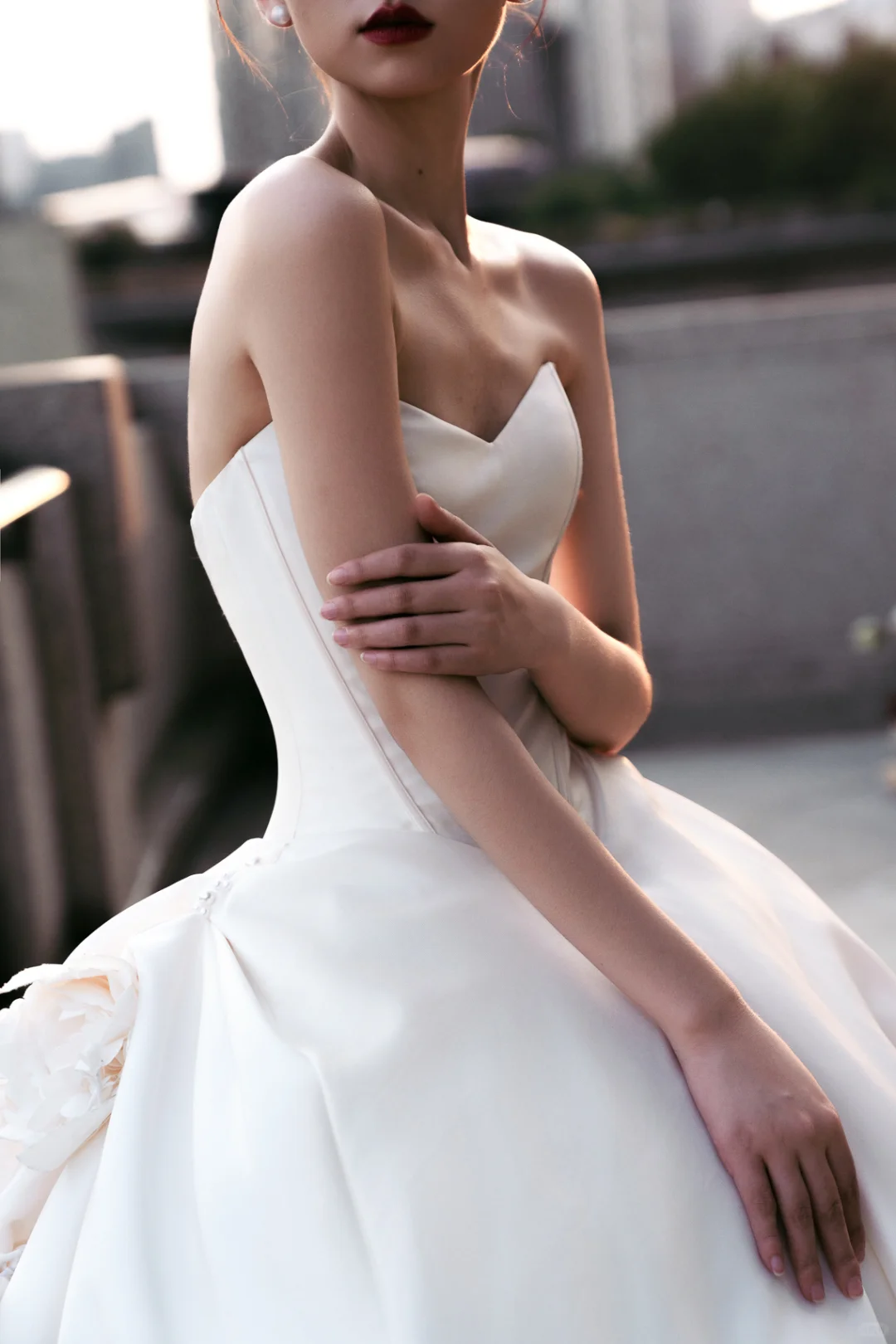 Simple Eelegant Ball Gown Strapless Satin With Veil Long Wedding Dresses