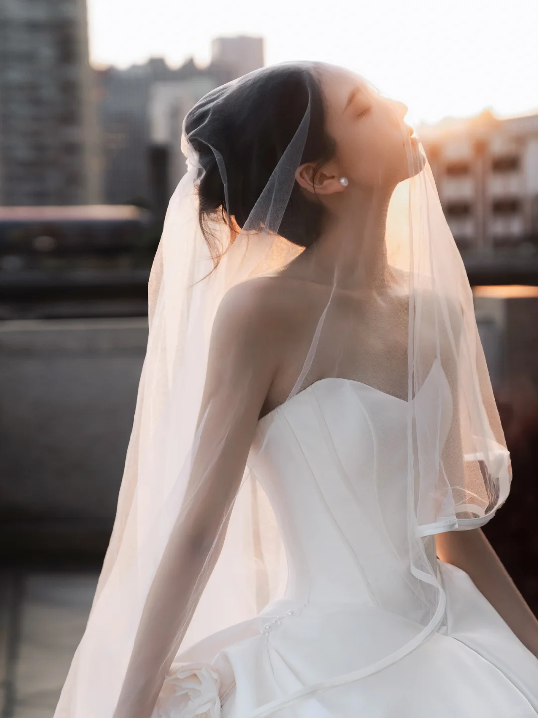 Simple Eelegant Ball Gown Strapless Satin With Veil Long Wedding Dresses