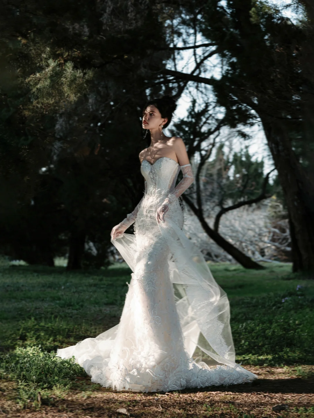 Dreamy Mermaid Strapless Tulle Lace Beaded Long Wedding Dresses