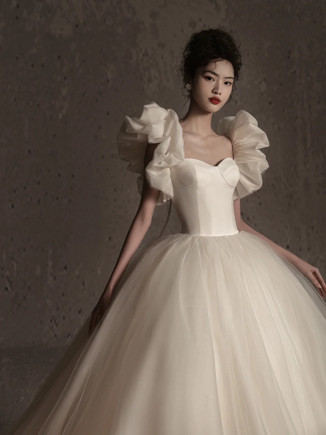 Unique Ball Gown Sweetheart Satin Tulle Long Wedding Dresses