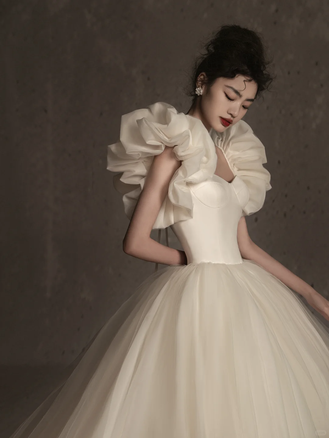 Unique Ball Gown Sweetheart Satin Tulle Long Wedding Dresses