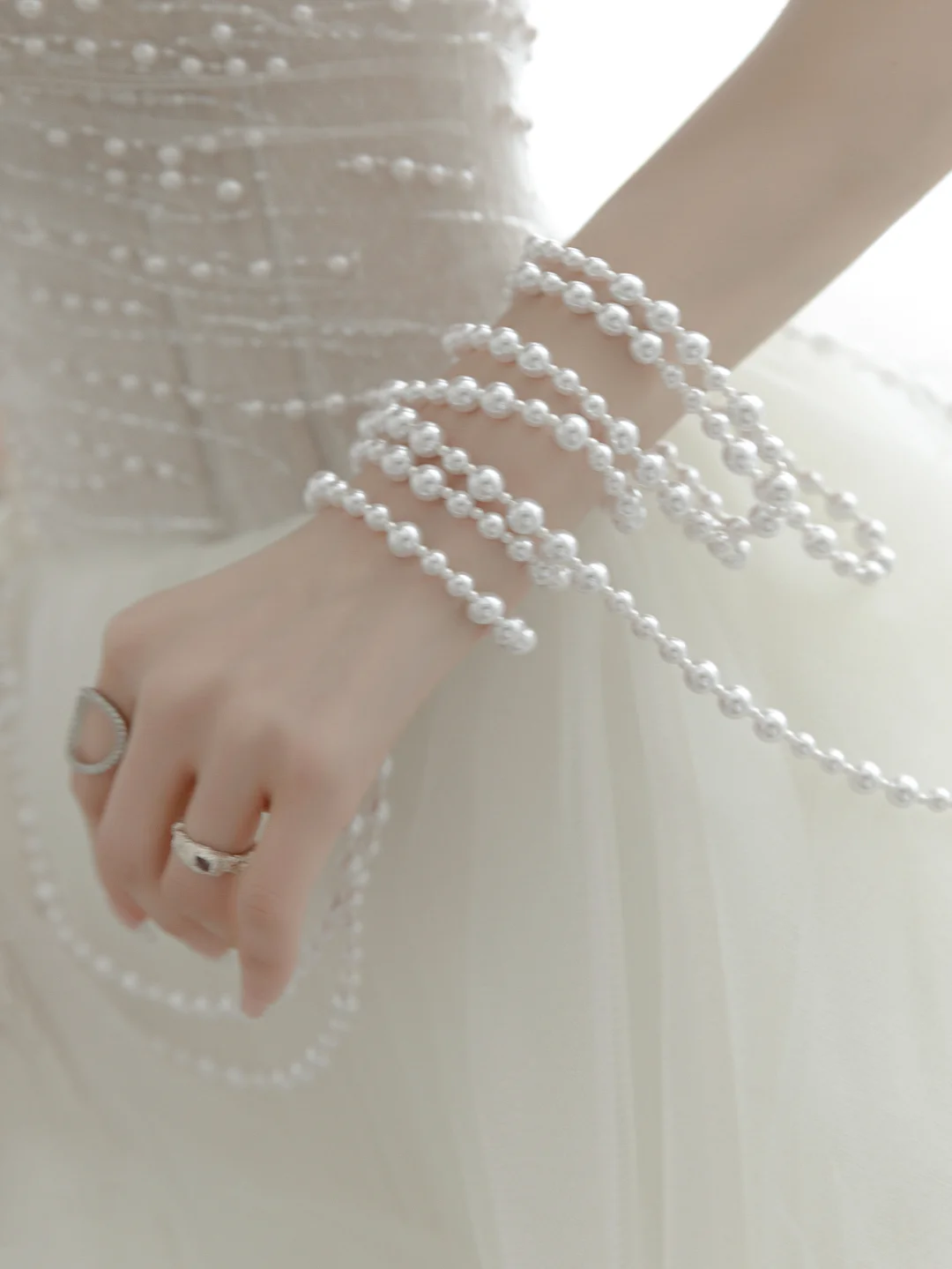 Pretty Ball Gown Spaghetti Straps Tulle Beaded Long Wedding Dresses