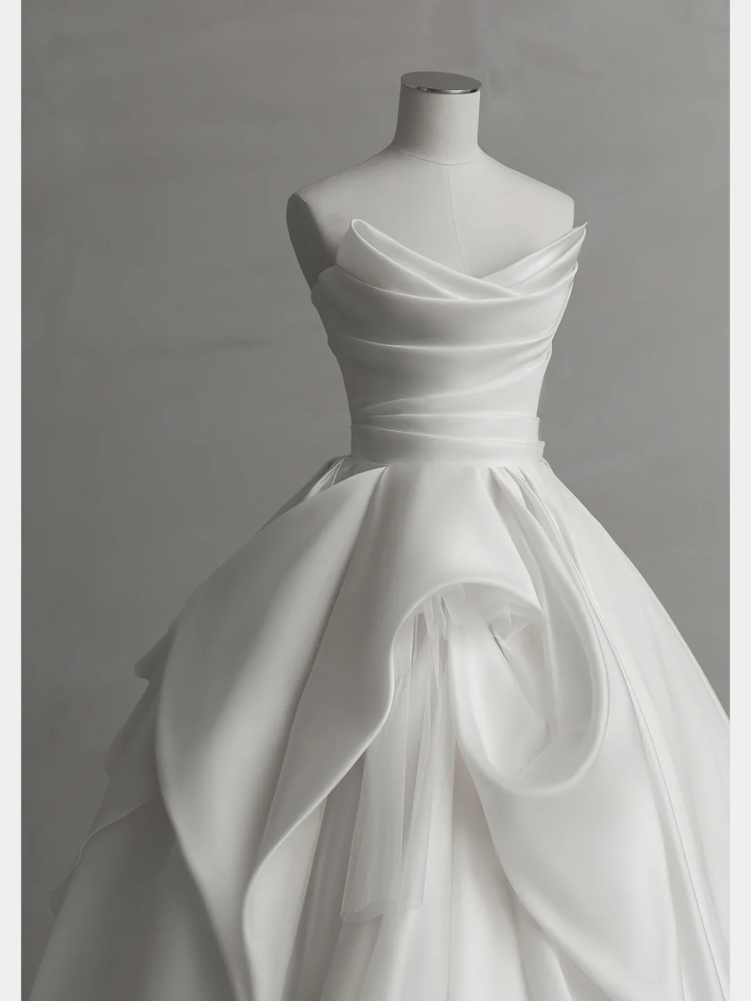 Elegant Ball Gown Strapless White Satin Long Wedding Dresses