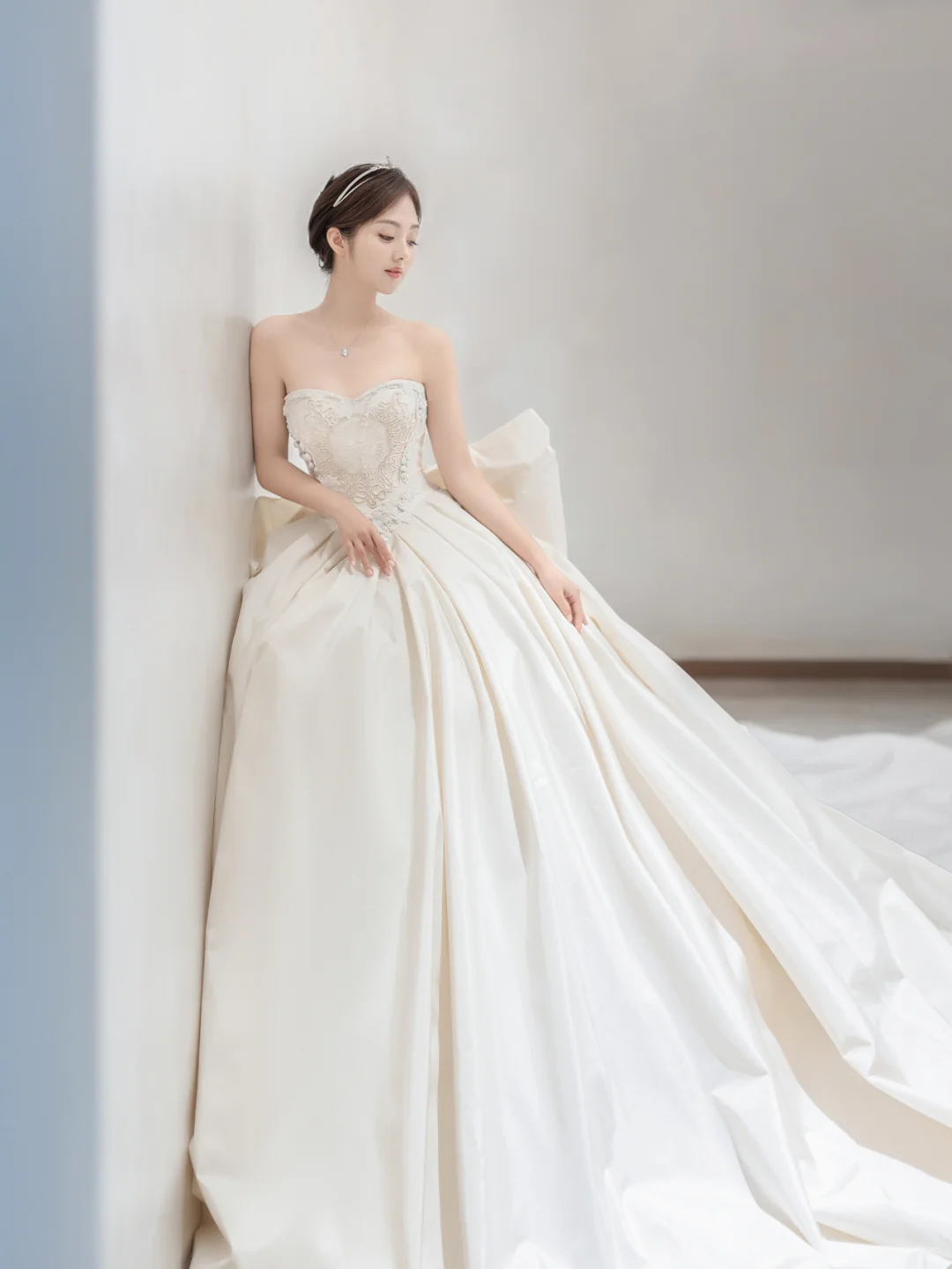 Dreamy Ball Gown Strapless Satin Back With Bow Long Wedding Dresses