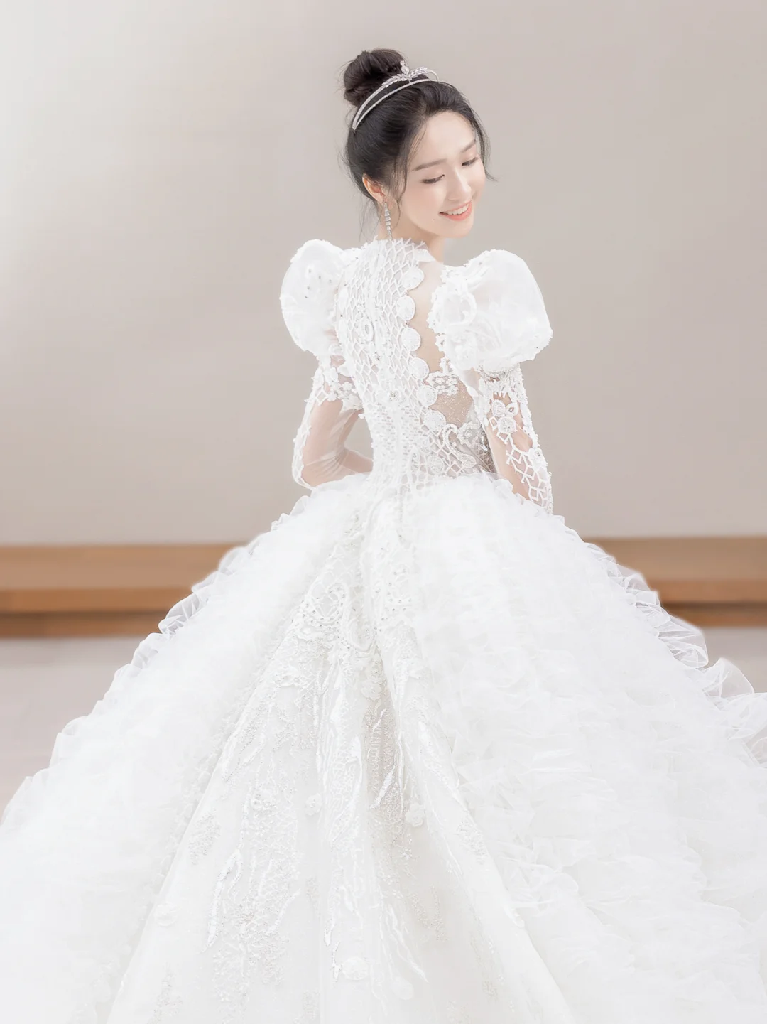 Timeless Ball Gown Tulle Lace Applique Long Sleeves With Veil Long Wedding Dresses
