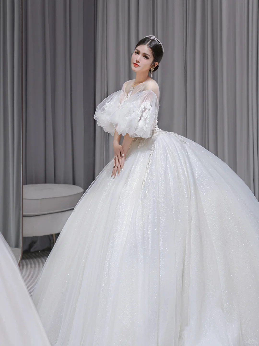 Pretty Ball Gown Tulle Lace Applique Short Sleeves Long Wedding Dresses