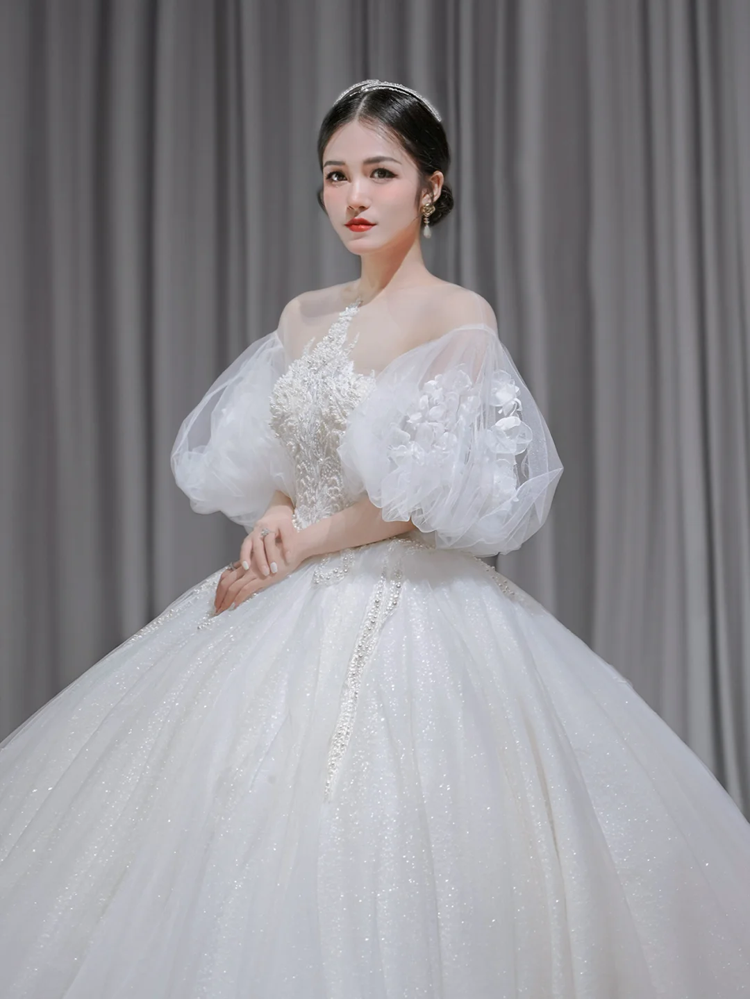Pretty Ball Gown Tulle Lace Applique Short Sleeves Long Wedding Dresses