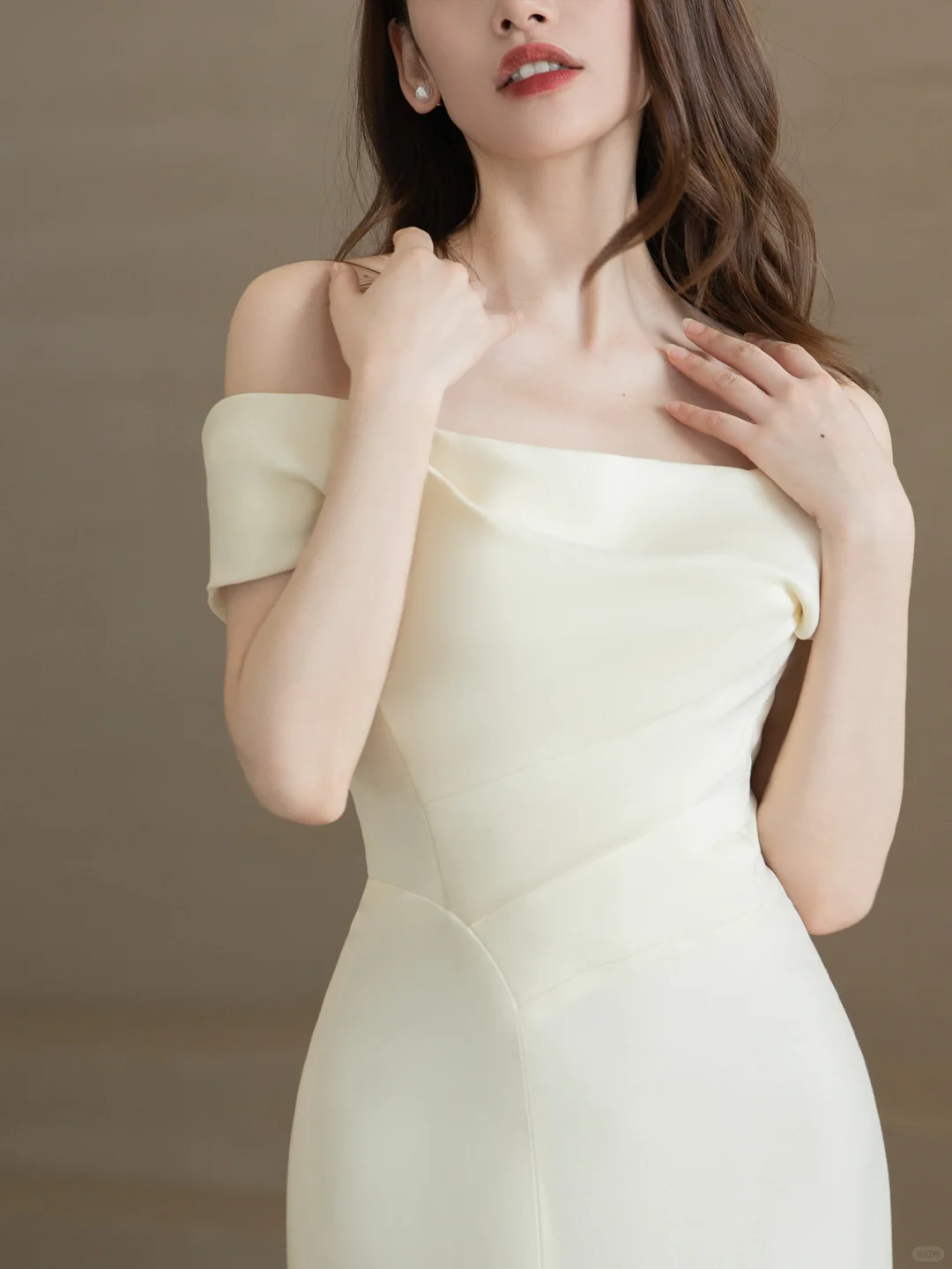Elegant Mermaid Off The Shoulder Satin Long Wedding Dresses
