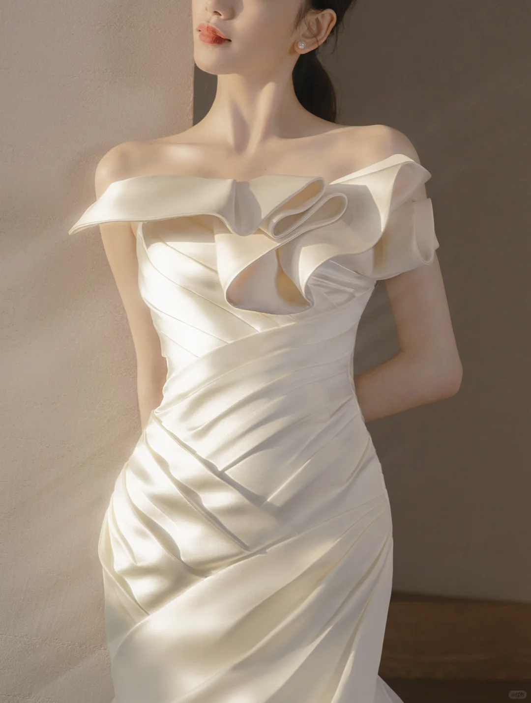 Pretty Mermaid Off The Shoulder Satin Long Wedding Dresses