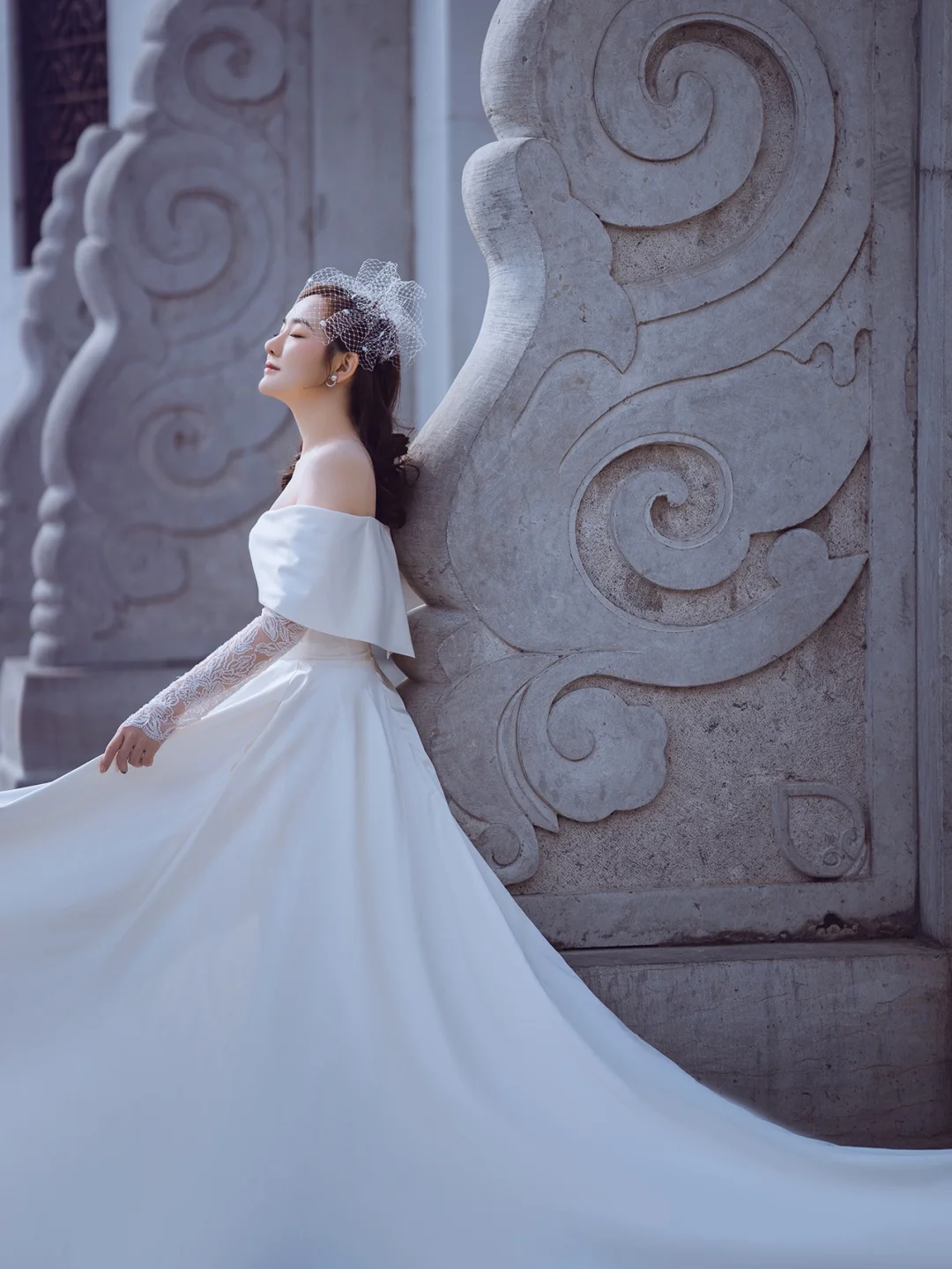 Elegant A Line Off The Shouder Satin Lace Long Sleeves Long Wedding Dresses