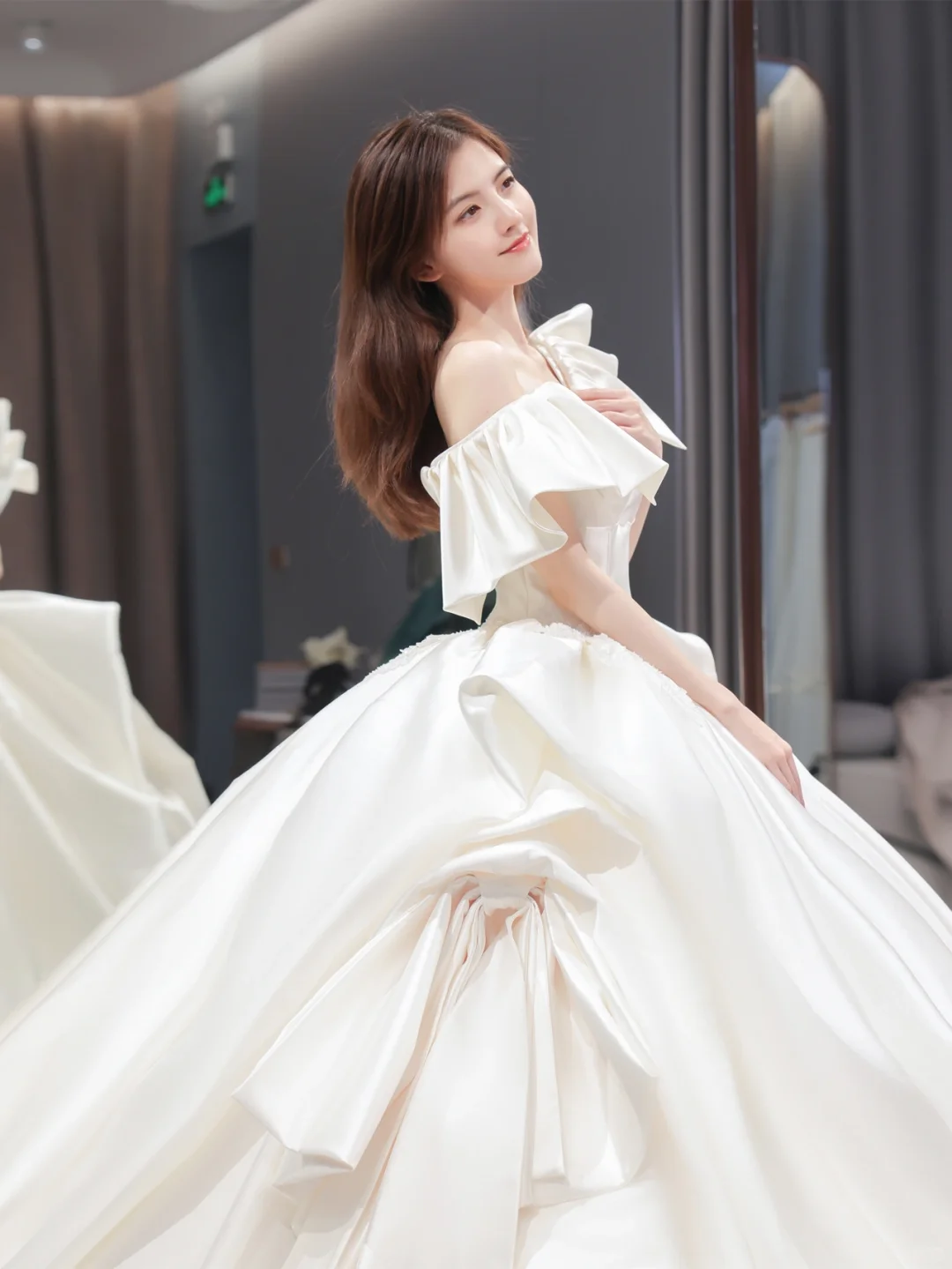 Elegant Ball Gown Off The Shoulder Satin Long Wedding Dresses