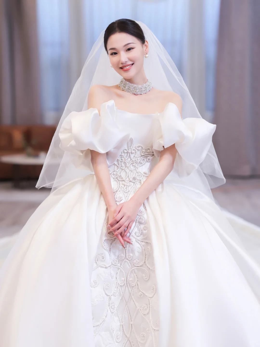 Elegant Ball Gown Off The Shoulder Satin With Veil Long Wedding Dresses