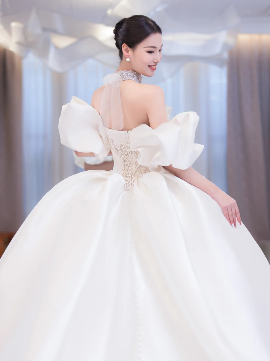 Elegant Ball Gown Off The Shoulder Satin With Veil Long Wedding Dresses