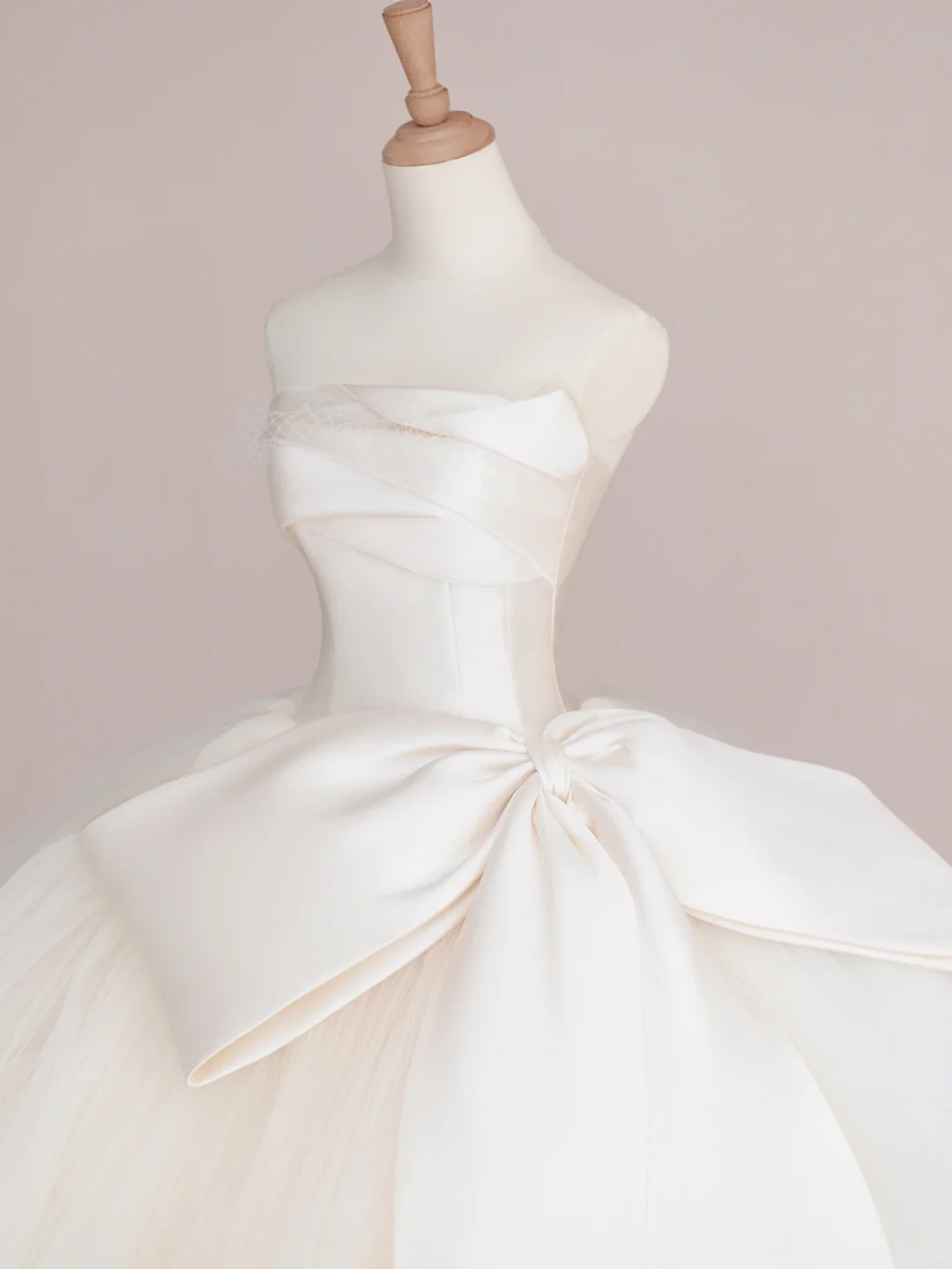 Elegant Ball Gown Strapless Satin Tulle Long Wedding Dresses