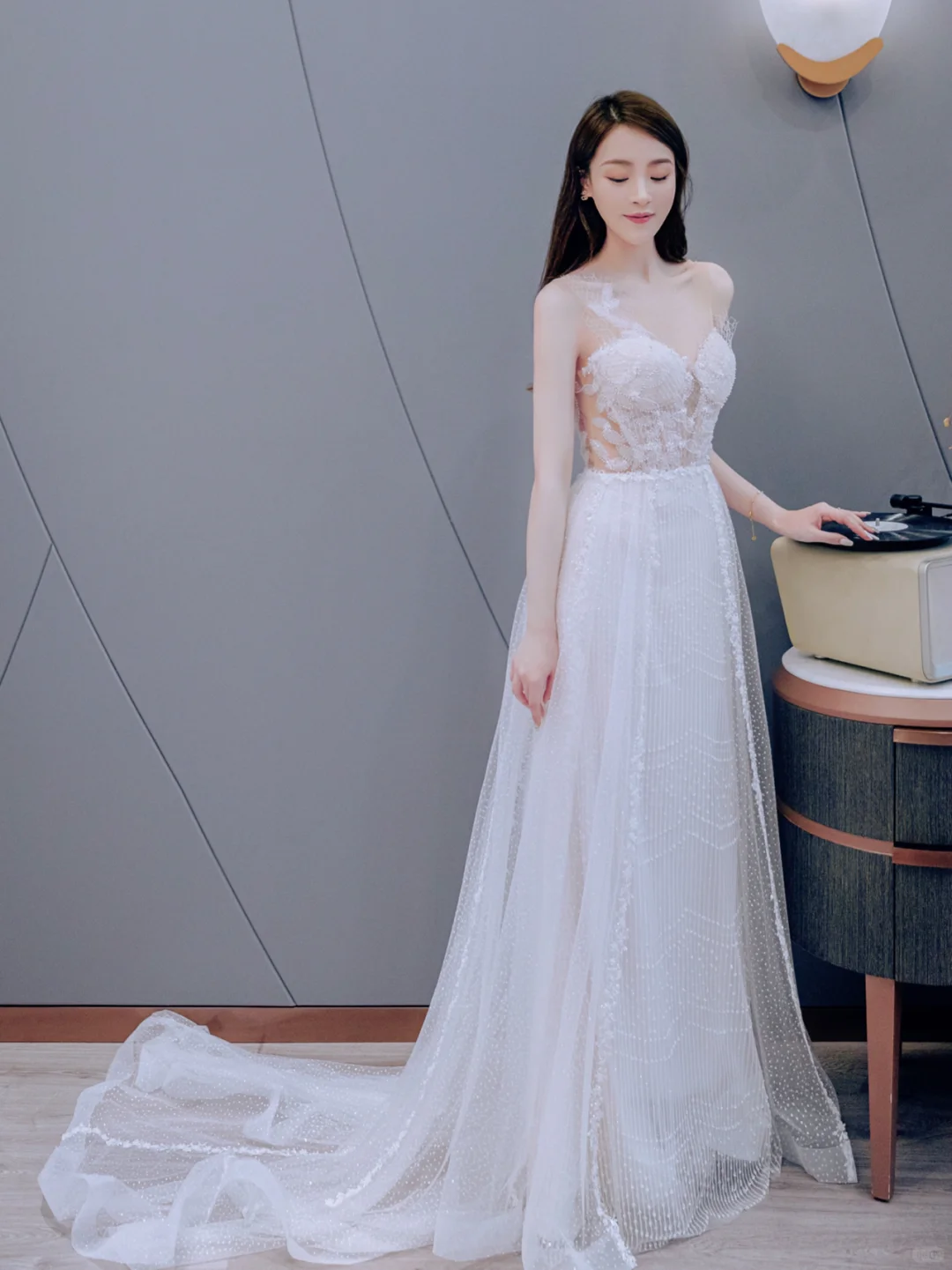 Pretty A Line One Shoulder Tulle Applqiue Long Wedding Dresses