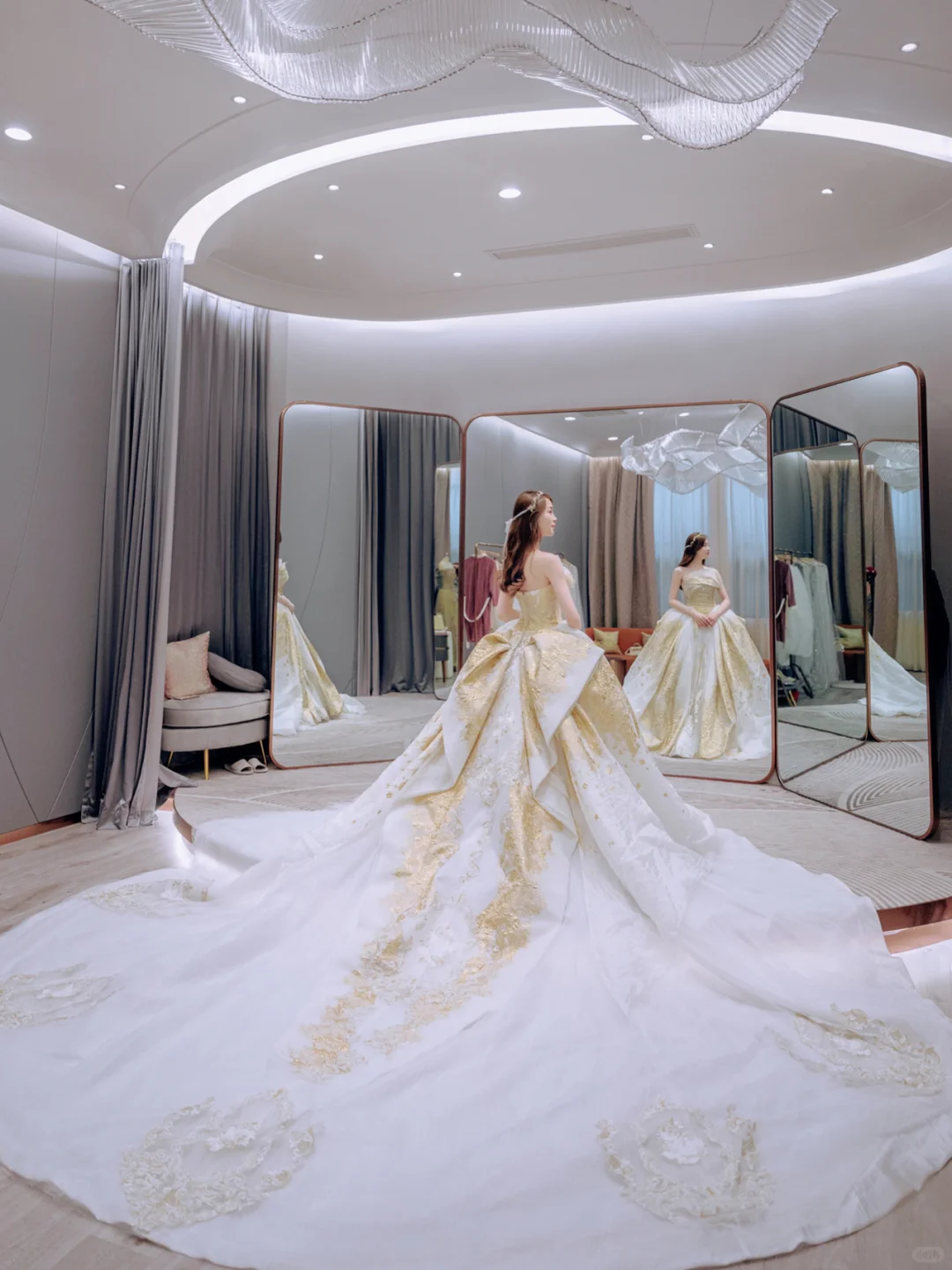 Gorgeous Ball Gown Strapless Satin Applique Long Wedding Dresses