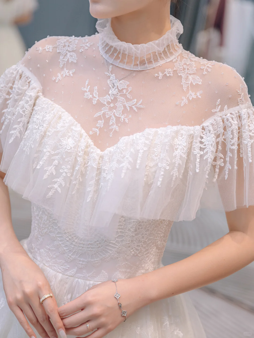 Pretty Ball Gown Tulle Lace Long Wedding Dresses