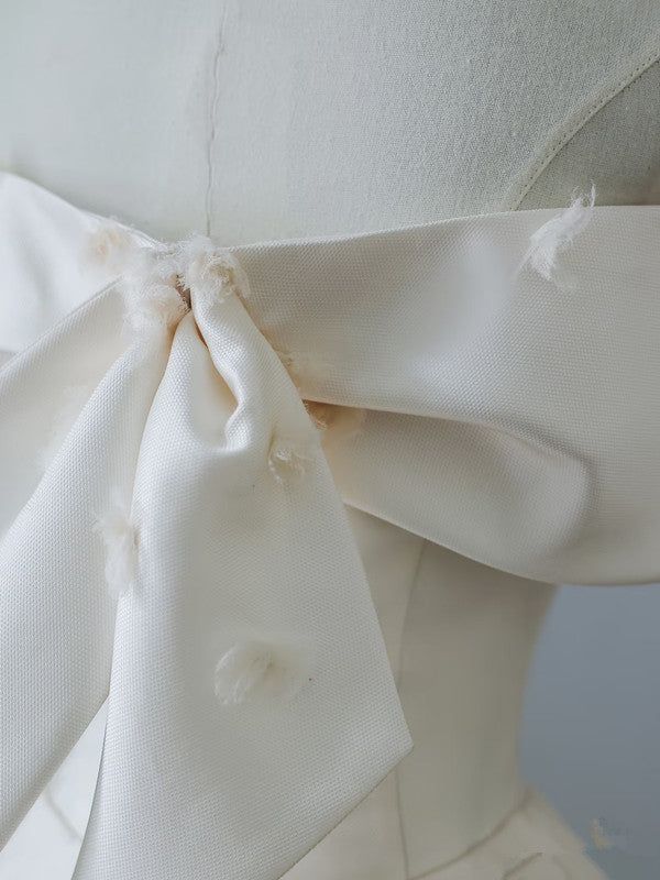 Elegant A Line Strapless Satin Back With Bow Long Wedding Dresses