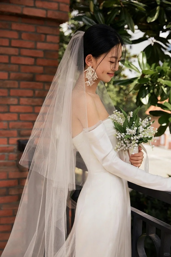 Elegant Mermaid Strapless Satin Tulle Lace With Veil Long Wedding Dresses