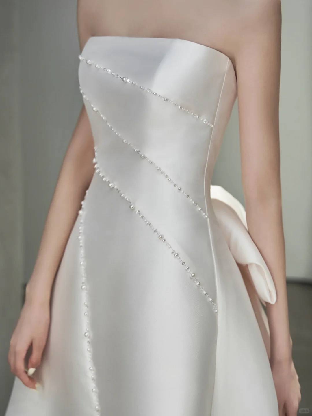 Eelgant A Line Satin Beaded With Veil Long Wedding Dresses