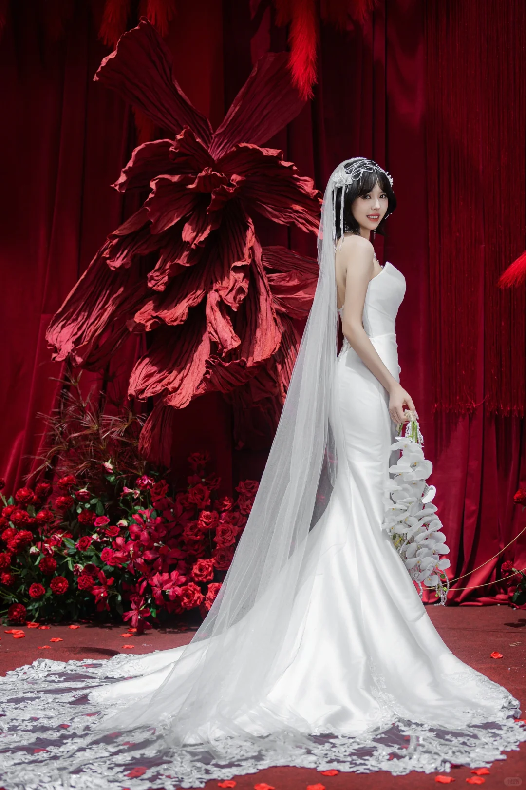 Dreamy Mermaid Strapless Satin With Veil Long Wedding Dresses