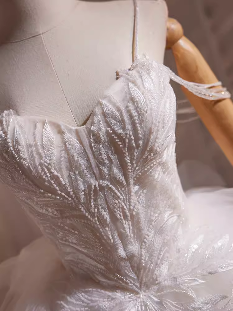 Elegant Ball Gown Spaghetti Straps Tulle Party Dress White Homecoming Dresses