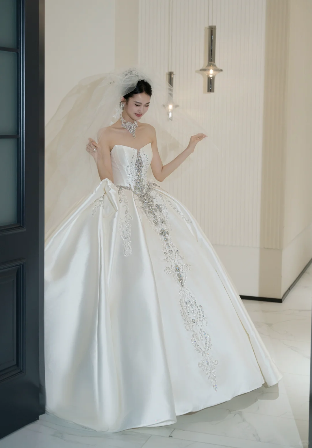 Timeless Ball Gown Strapless Satin Sequin Beaded With Veil Long Wedding Dresses