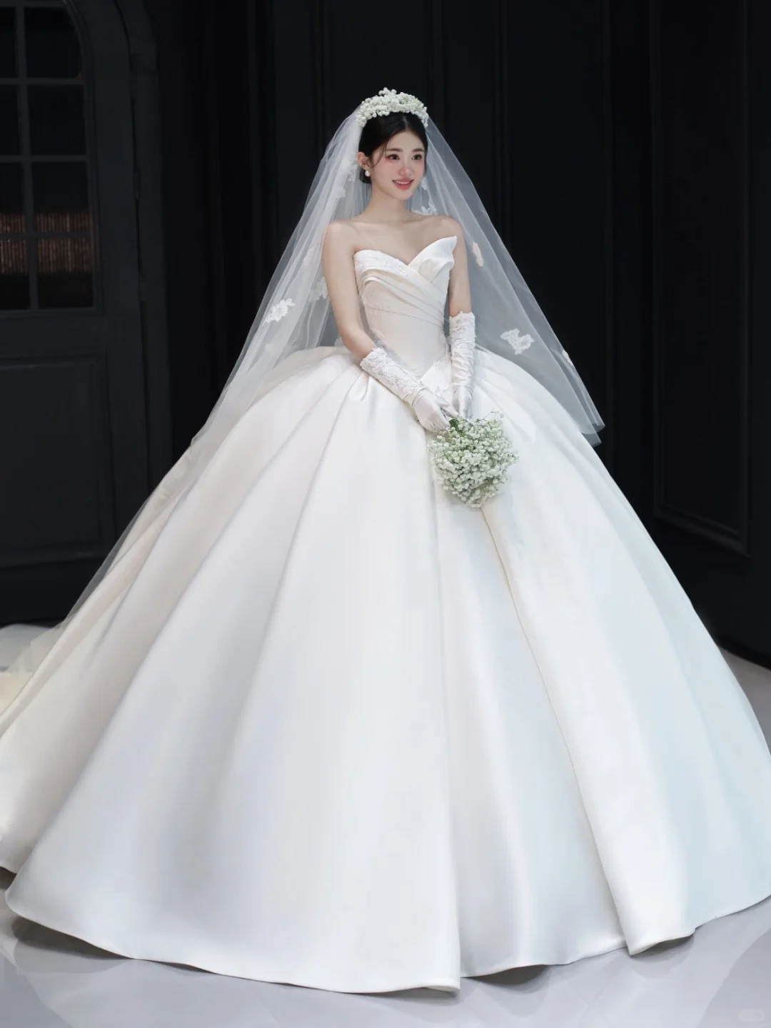 Dreamy Ball Gown Strapless Satin Applique With Gloves Veil Long Wedding Dresses