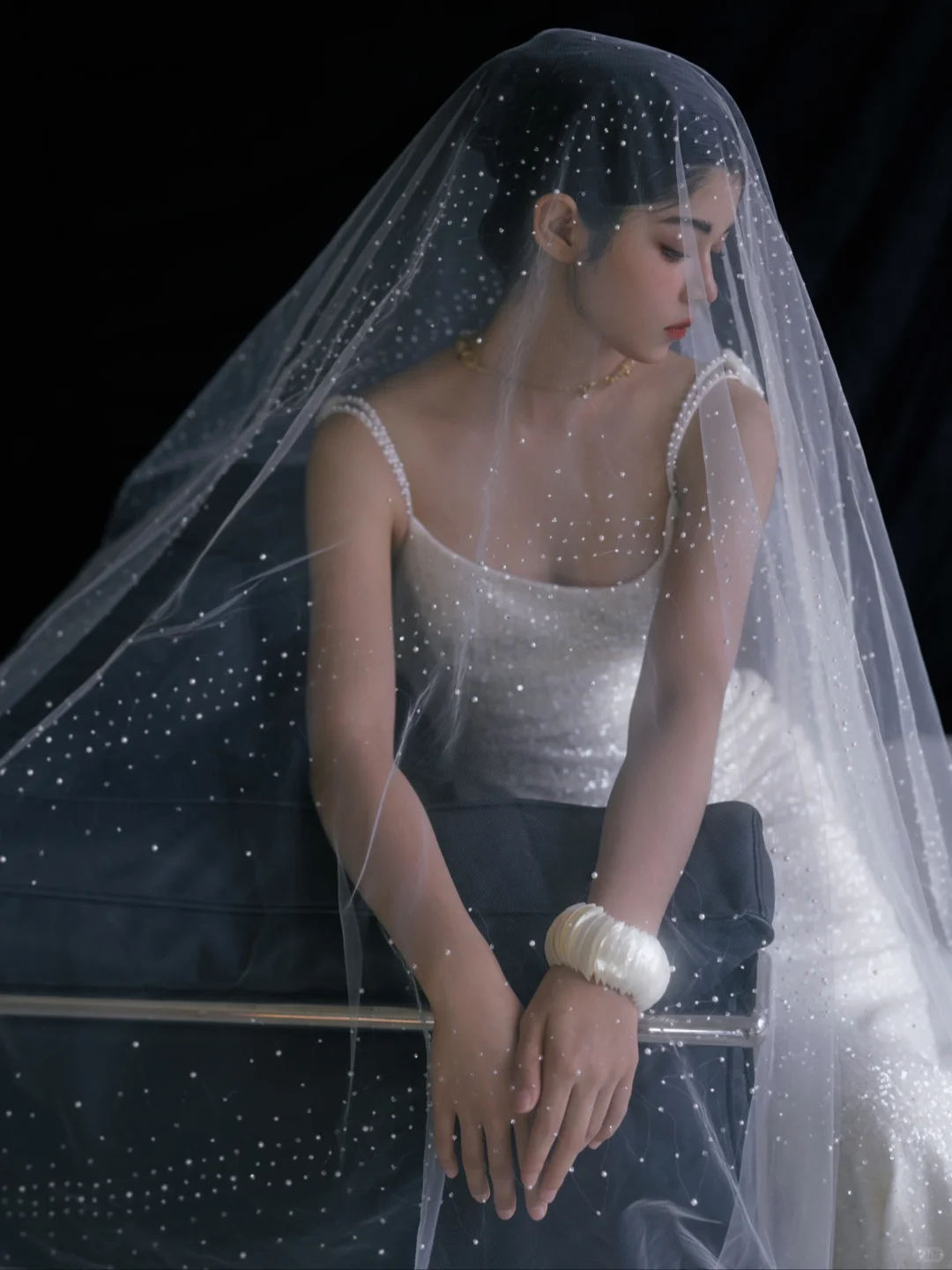 Shiny Mermaid Spaghetti Straps Satin Sequin With Veil Long Wedding Dresses